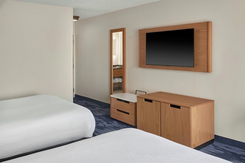 Fairfield Inn & Suites by Marriott Detroit Farmington Hills - photo 8