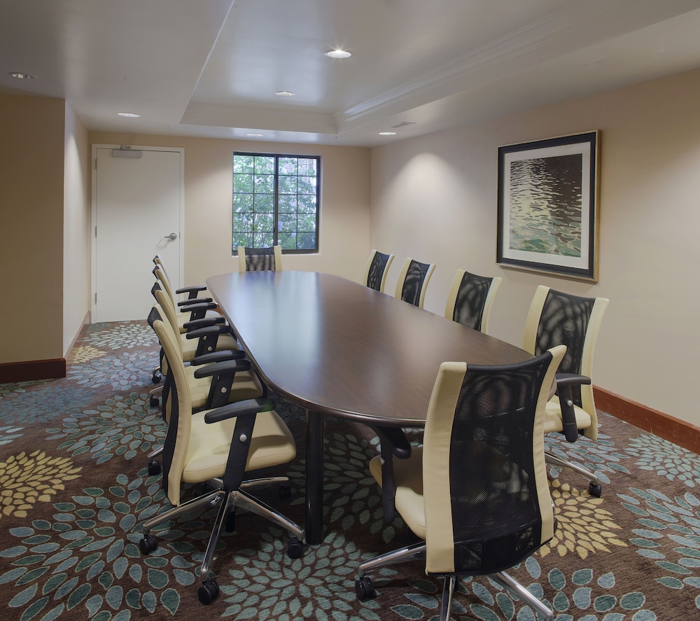 Staybridge Suites Fayetteville Univ Of Arkansas by IHG - photo 34