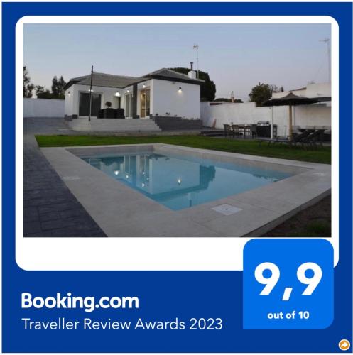 El Encanto Ii Piscina Privada Wifi Barbacoa Parking Aire Ac in Chiclana De La Frontera, Spain