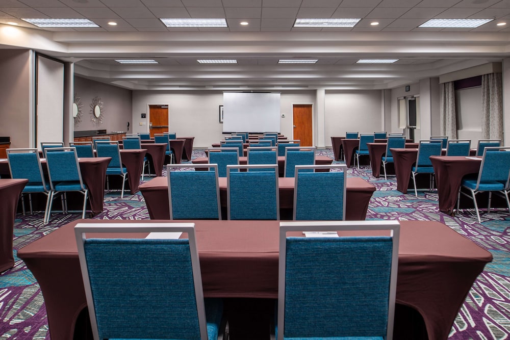 Hampton Inn & Suites Boise Spectrum - photo 110