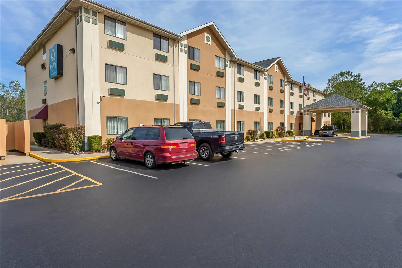 Quality Inn - carbon neutral hotel in Benton Harbor