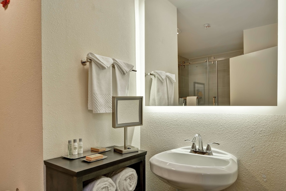 Doubletree by Hilton Hattiesburg MS - photo 26