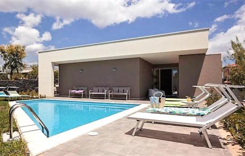 4 Bedroom Cozy Home In Mascalucia — 4-Star Luxury Hotel in Mascalucia, Italy