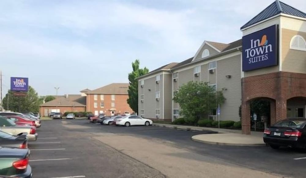 InTown Suites Extended Stay Cincinnati OH Fairfield - photo 25