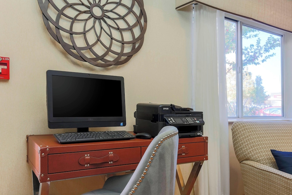 Fairfield Inn by Marriott Tracy - photo 18