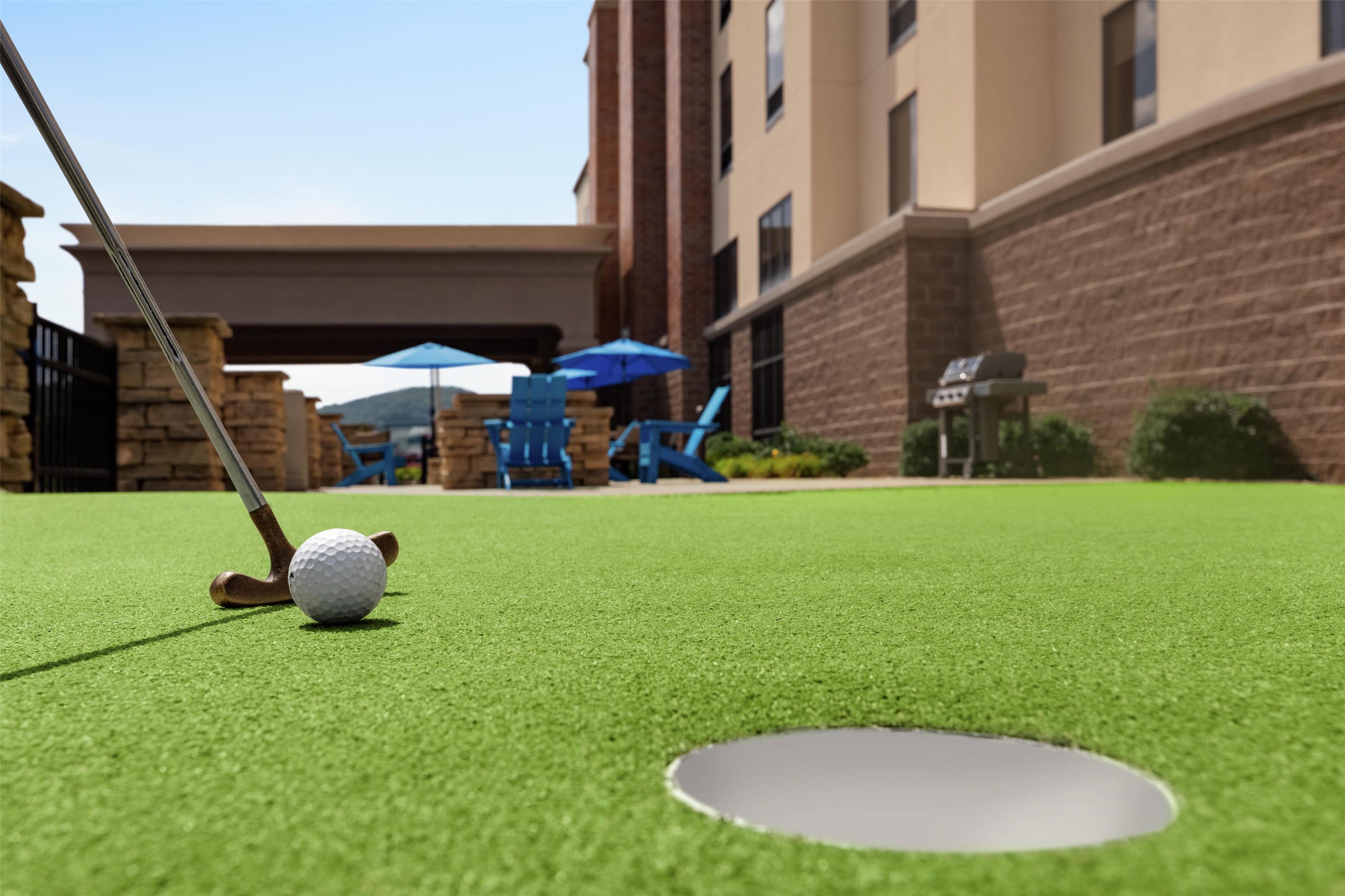 Hampton Inn & Suites Pittsburgh Harmarville - photo 16
