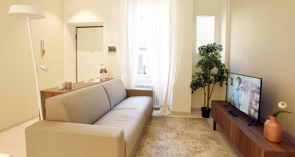 Hintown Blooming House — 4-Star Luxury Hotel in Milan, Italy