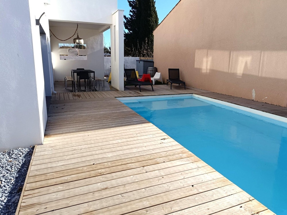 Villa With Private Swimming Pool — 4-Star Luxury Hotel in Serignan, France