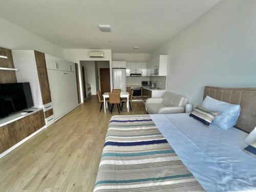 Apartments with sea and mountain views Portа Batumi Tower