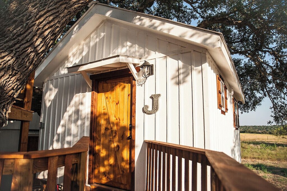 The Alexander at Creek Road — hotel in Dripping Springs