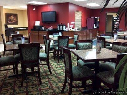 Chisholm Suite Hotel - photo 6