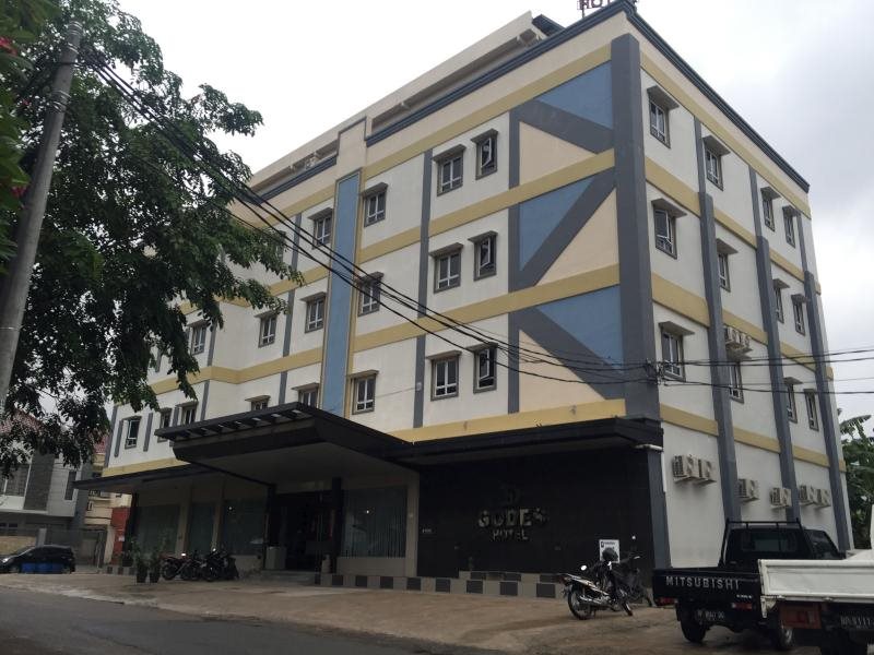 RedDoorz Premium near Harbour Bay Mall Batam 2 in Batam, Indonesia