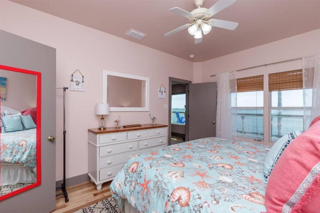 Casa Copano by Miss Kitty s — 4-Star Luxury Hotel in Rockport, United States