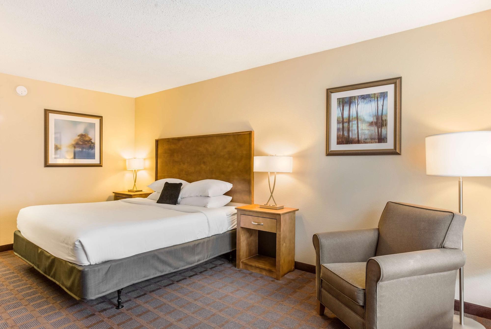Red Lion Inn & Suites Branson - photo 23