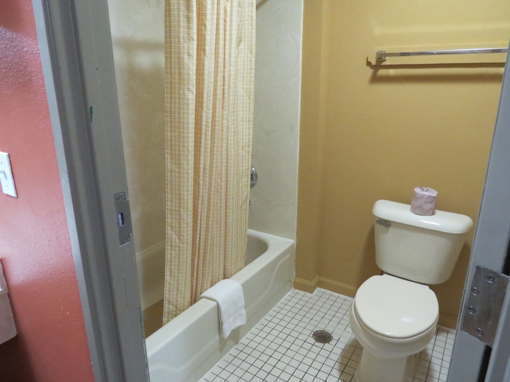 First Western Inn Caseyville - photo 35