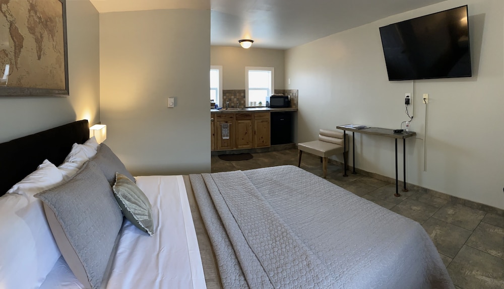Selkirk Motel - photo 6