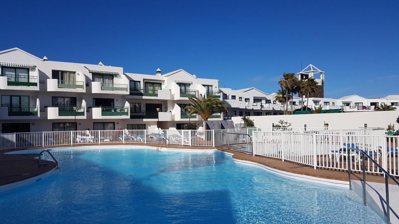 Lanzarote Beach Apartment Las Cucharas Beach Costa Teguise 1 Minute Walk From Main Square 35 Meters From Beach — 4-Star Luxury Hotel in Costa Teguise, Spain