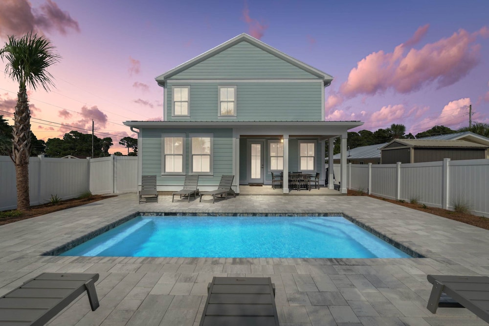Blissful Getaway 4 BDR Whole Home Heated Pool — 4-Star Luxury Hotel in Panama City Beach, United States