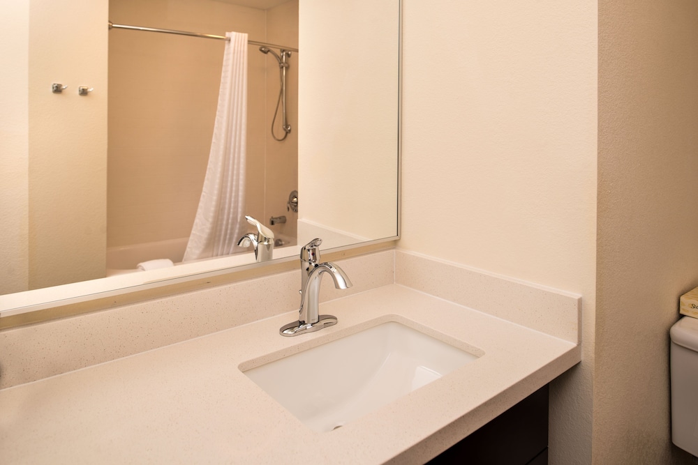 Candlewood Suites Carlsbad South by IHG - photo 27
