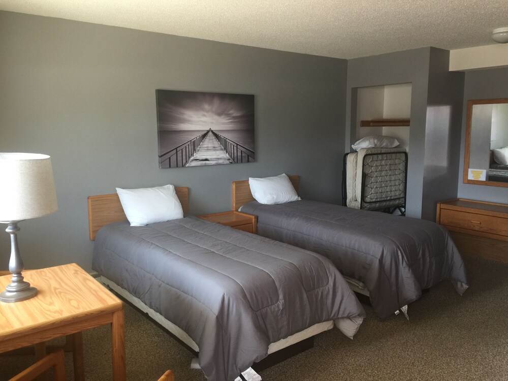 Red Door Resort & Motel - photo 14