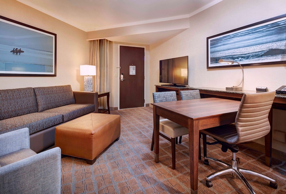 Embassy Suites by Hilton San Diego La Jolla - photo 20