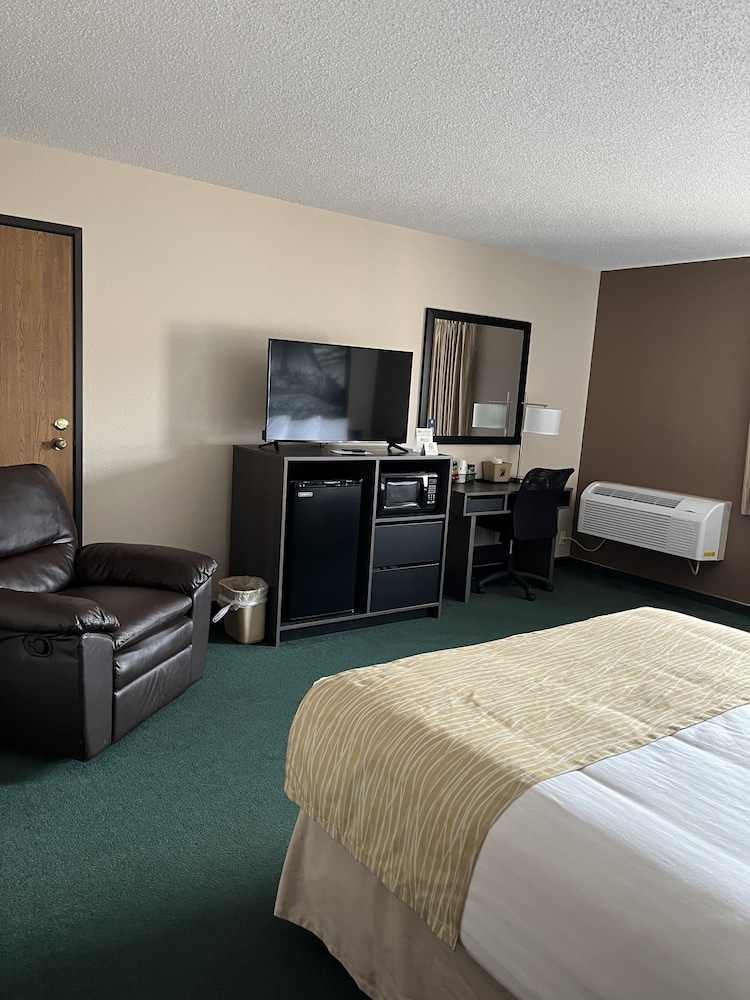 Super 8 by Wyndham Sturgis - photo 23
