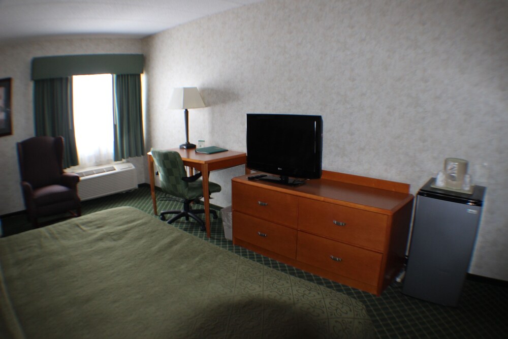 All Seasons Inn & Suites Smithfield Providence - photo 7