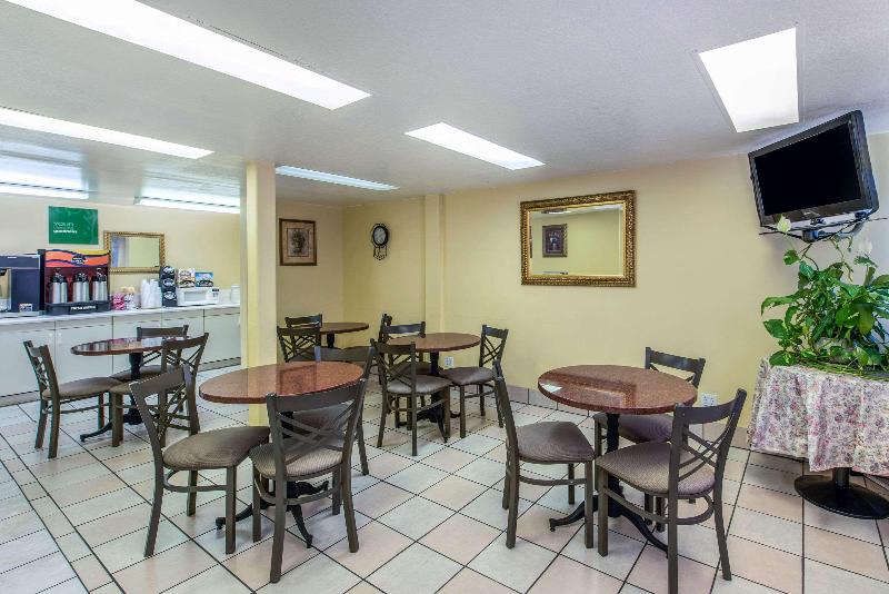 Rodeway Inn Redding - photo 35