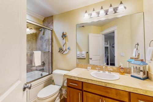 Salt Water Beach House — 4-Star Luxury Hotel in Rockaway Beach, United States