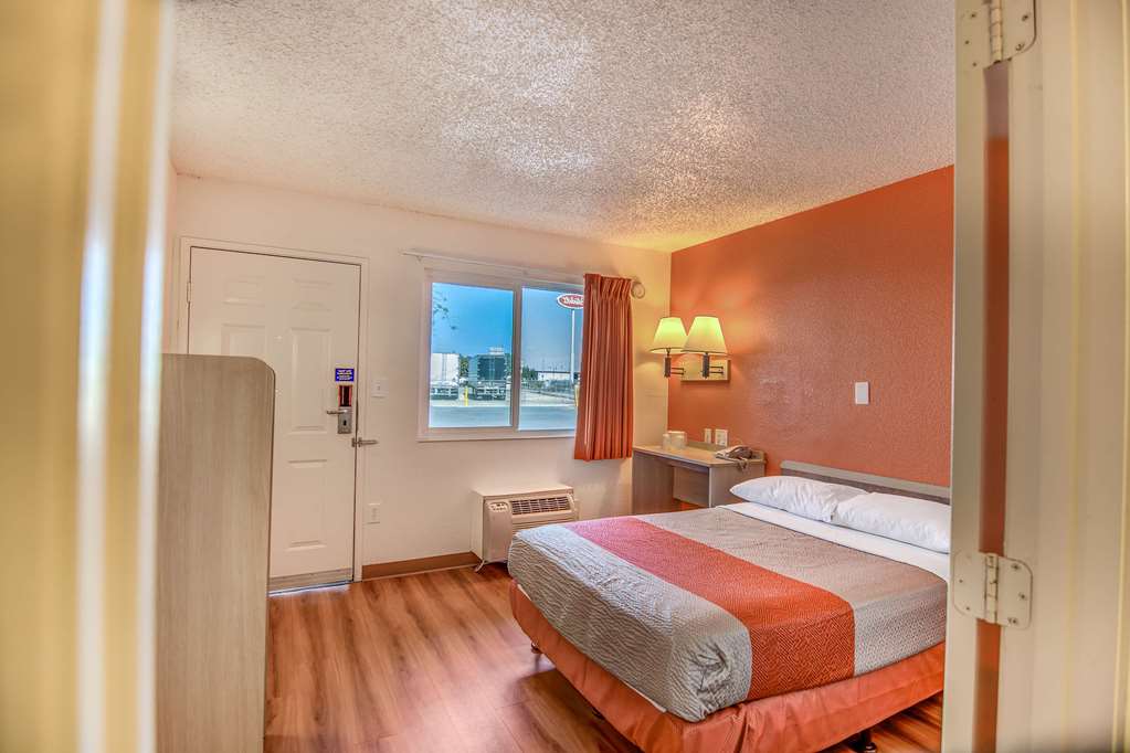 Motel 6 Stockton CA Charter Way West - photo 18