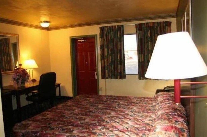 Plaza Travel Inn - photo 4