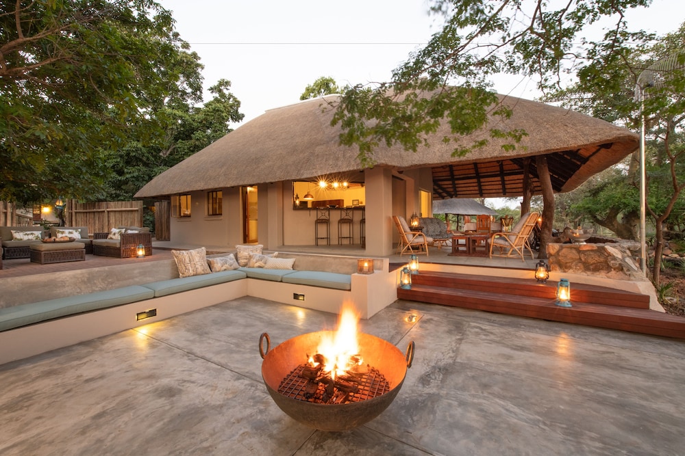 Nyala Safari Lodge — 4-Star Luxury Hotel in Hoedspruit, South Africa