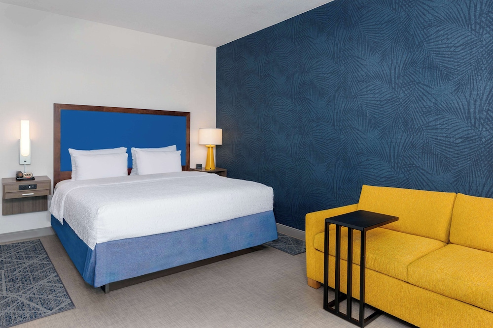 Hampton Inn & Suites Clearwater Beach - photo 25