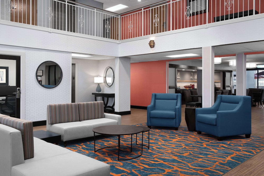 Hampton Inn Russellville - photo 2
