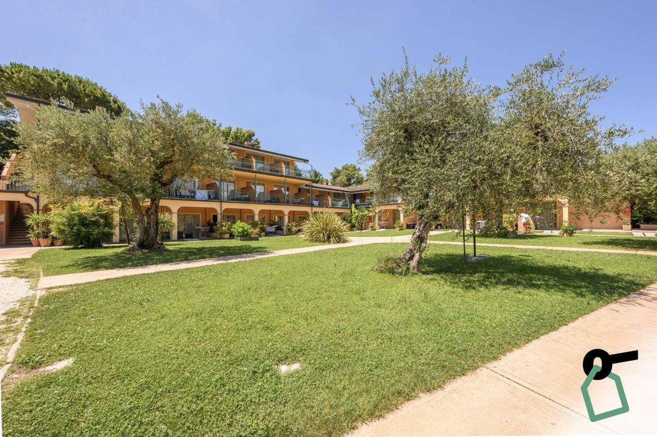 HOTIDAY Apartments Desenzano — 4-Star Luxury Hotel in Desenzano Del Garda, Italy