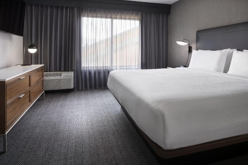 Courtyard by Marriott San Mateo Foster City - photo 48