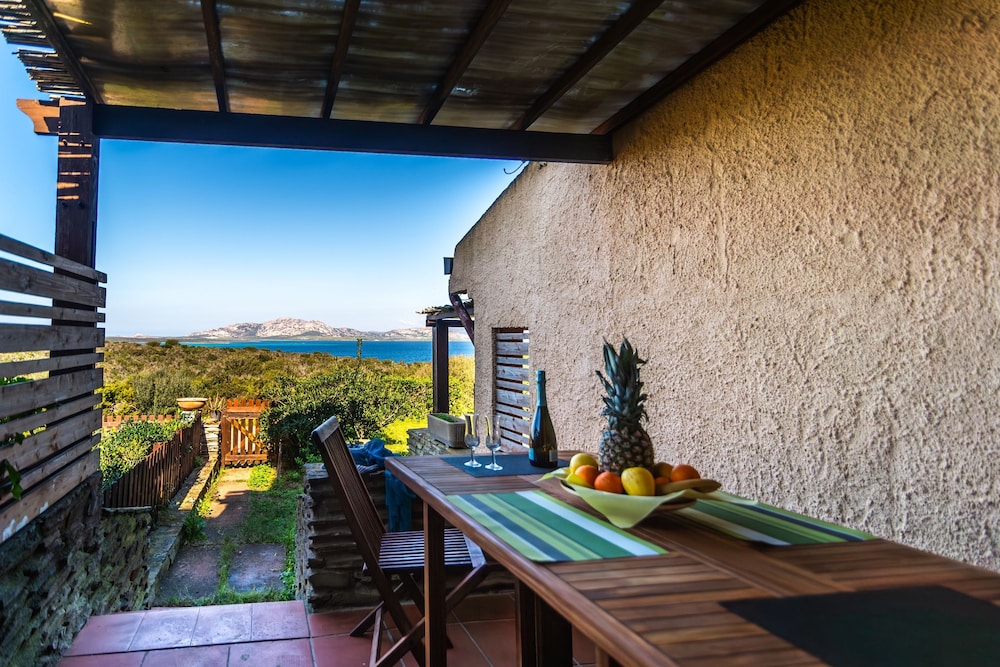 3 Le Perle Di Stintino — 4-Star Luxury Hotel in Stintino, Italy