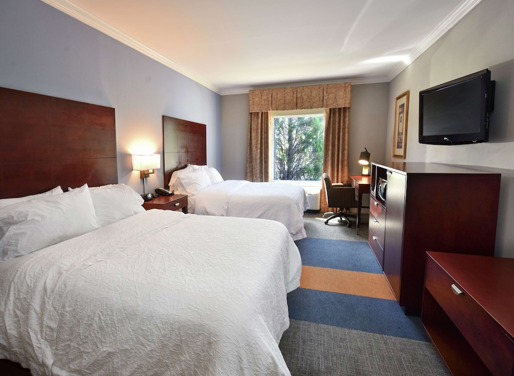 Hampton Inn Alexander City - photo 13