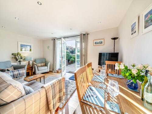 Cobblestone Cottage — 4-Star Luxury Hotel in Seahouses, United Kingdom