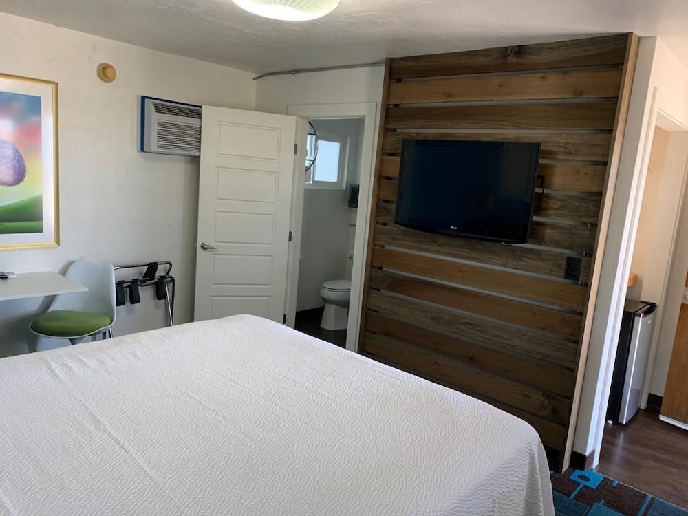 The Sands Motel - photo 17