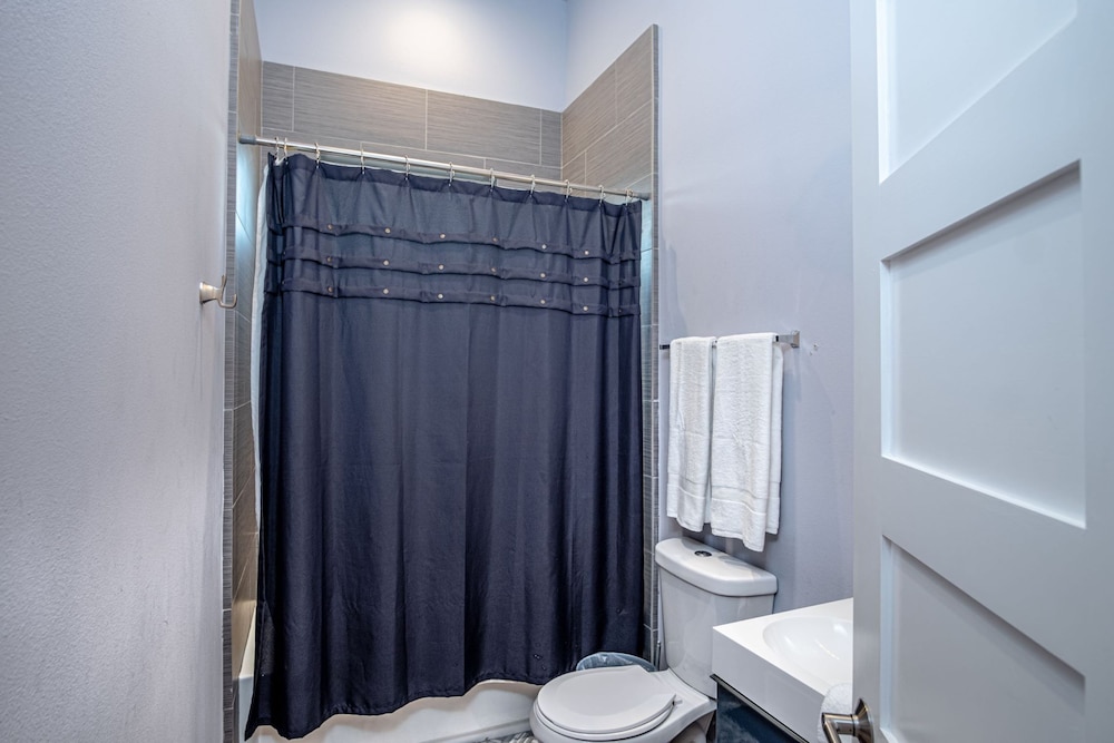 Prosperity Place Remodeled 3br 2ba Near Downtown - photo 20