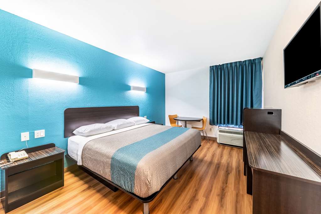 Motel 6 Lewisville TX Medical City - photo 4