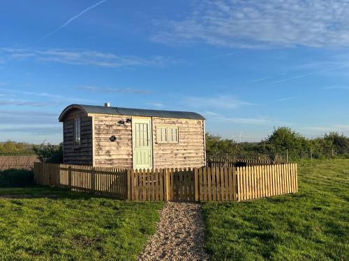 Luxury Shepherd Hut - last minute hotel in Unknown City