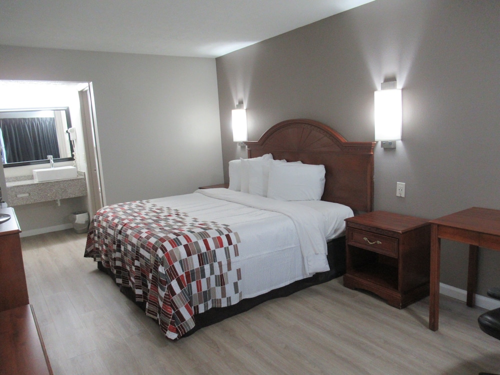 Red Roof Inn Walton Richwood - photo 8