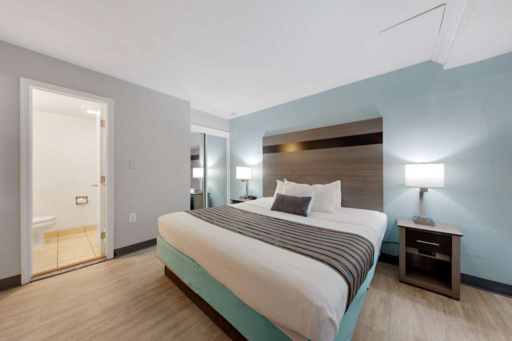 Best Western Plus Holiday Sands Inn & Suites - photo 23