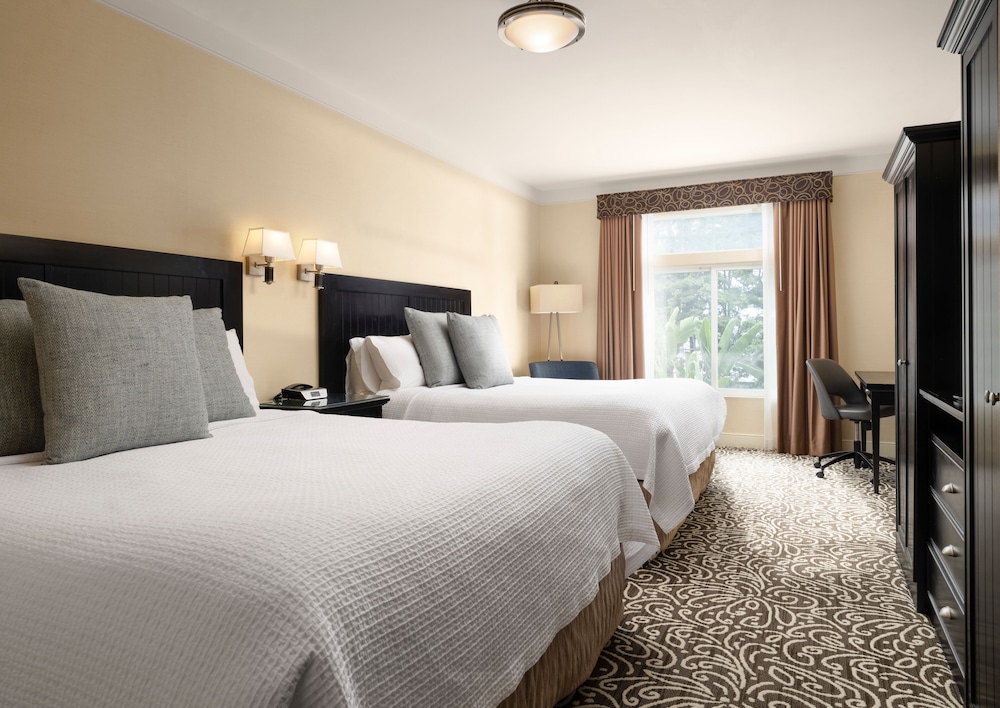 West Inn & Suites - photo 7