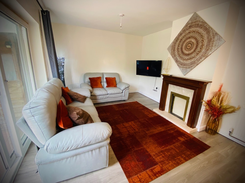 Modern petfriendly privategarden family 20mintoldn in Stevenage, United Kingdom