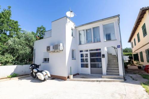 Apartmán Michal — 4-Star Luxury Hotel in Bilice, Croatia