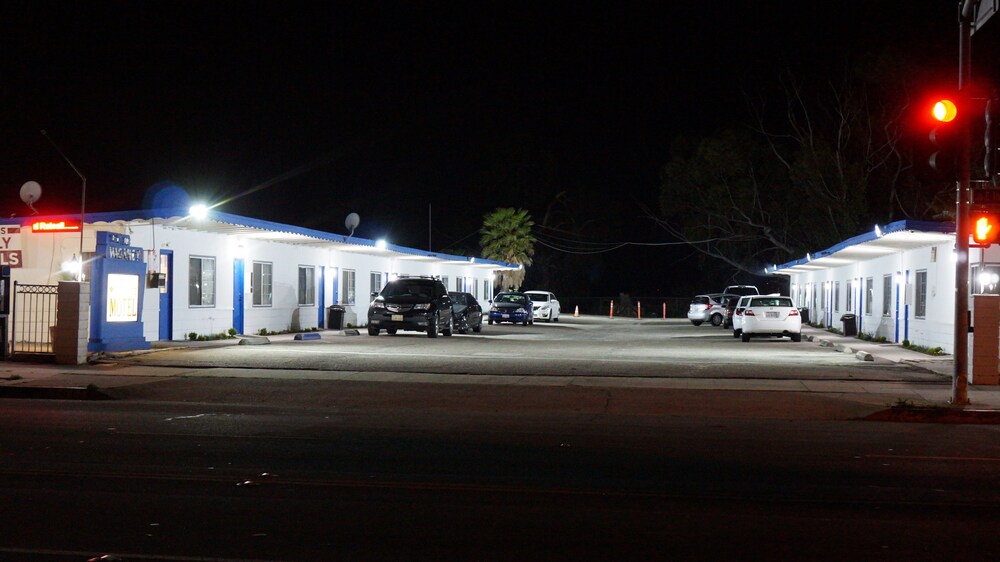 White Caps Motel - carbon neutral hotel in North Wildwood