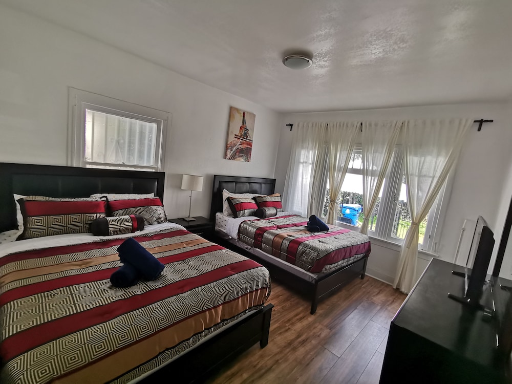 Luxy Hollywood - featured photo